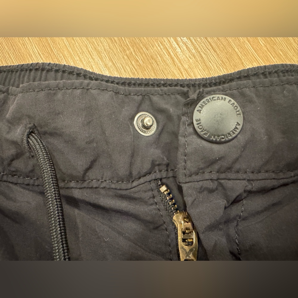 American Eagle Outfitters Black Cargo Shorts - Picture 4 of 9